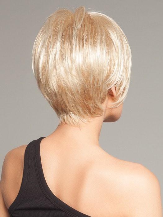 Volume at the crown adds style | Color: GL14-22
