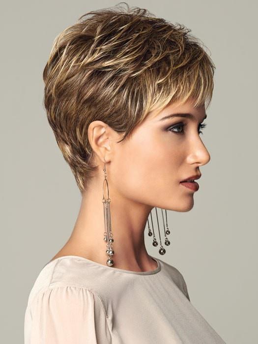 Short, slightly textured boy cut | Color: Brown Blonde