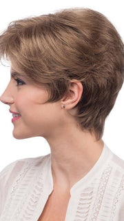 Smooth, sleek layers and a monofilament top give styling options | Color: R12/26H