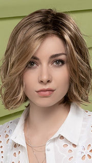  The extended lace front which ensures a natural hairline