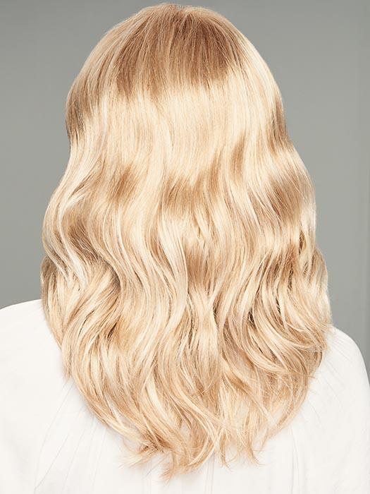 GL14-22SS SS SANDY BLONDE | Dark golden blonde base blends into multi-dimensional tones of medium gold blonde and light beige blonde