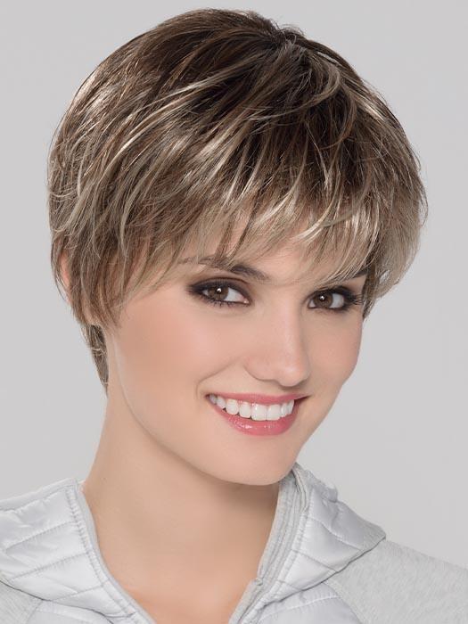 SMART MONO by ELLEN WILLE in BERNSTEIN ROOTED | Light Brown base with subtle Light Honey Blonde and Light Butterscotch Blonde highlights and Dark Roots PPC MAIN IMAGE FB MAIN IMAGE