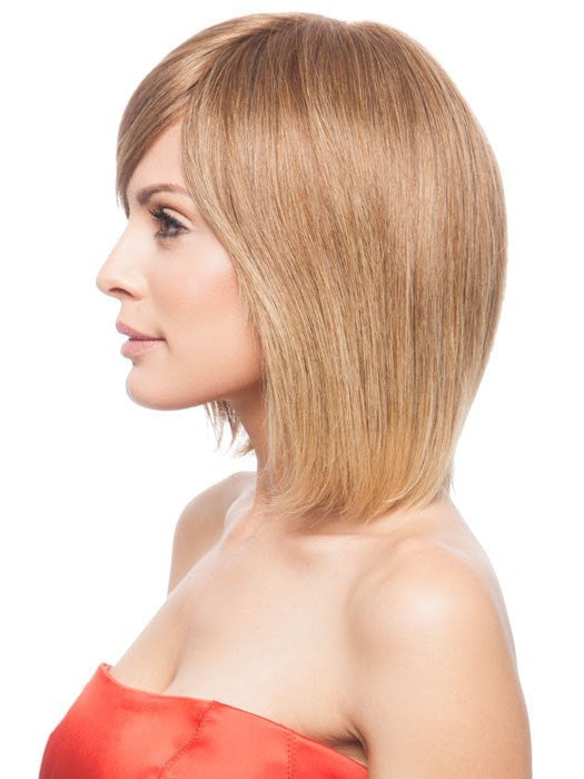 Subtle layers and angle | Color: Dark Ash Blonde